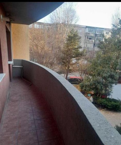Apartament cu 2 camere decomandat, mobilat în Berceni