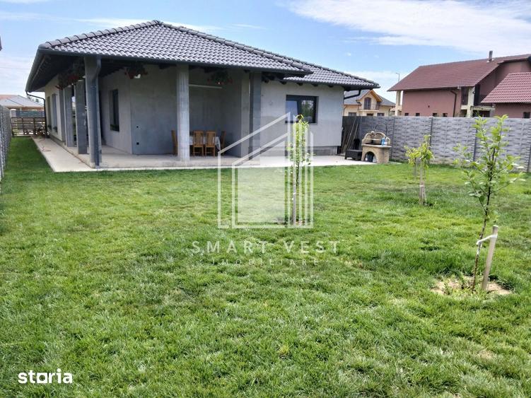 Casă cu 4 camere semidecomandat cu Teren 718 Mp în Poiana Mare