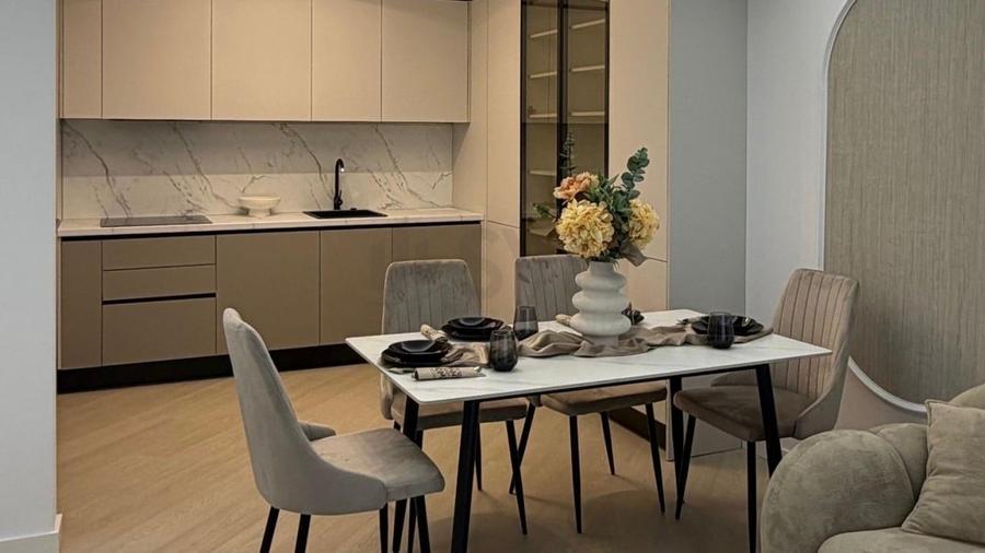 Apartament cu 3 camere semidecomandat, mobilat în Pipera