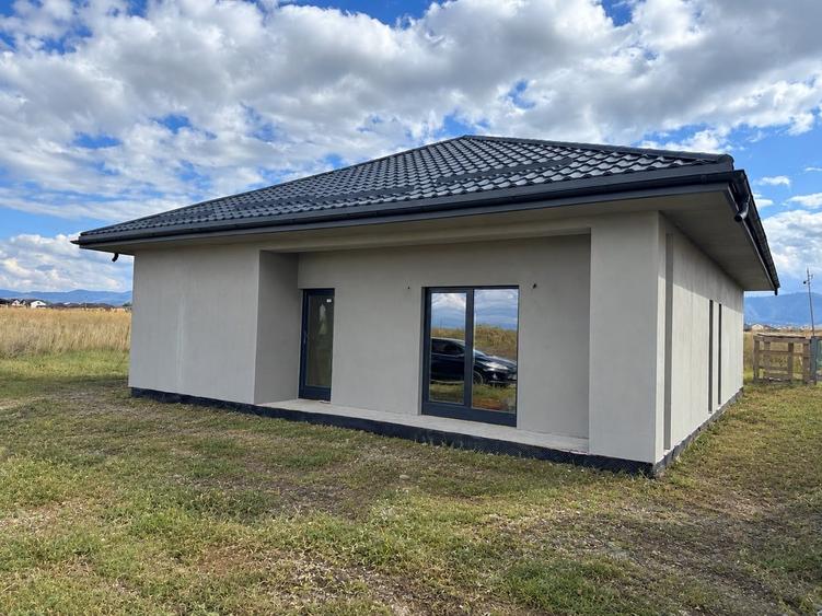 Casă individuală cu 3 camere cu Teren 800 Mp în Tărlungeni