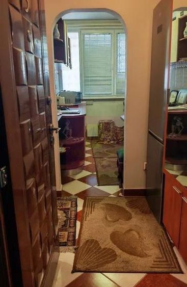 Apartament cu 2 camere semidecomandat în Lacul Tei