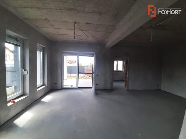 Duplex cu 4 camere cu Canalizare în Bucovăț (Remetea Mare)