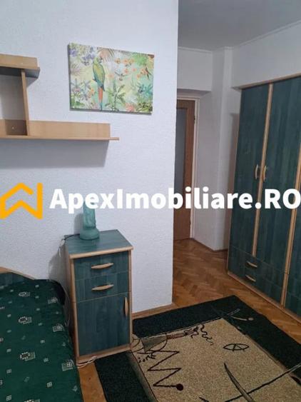 Apartament cu 3 camere decomandat în Obor