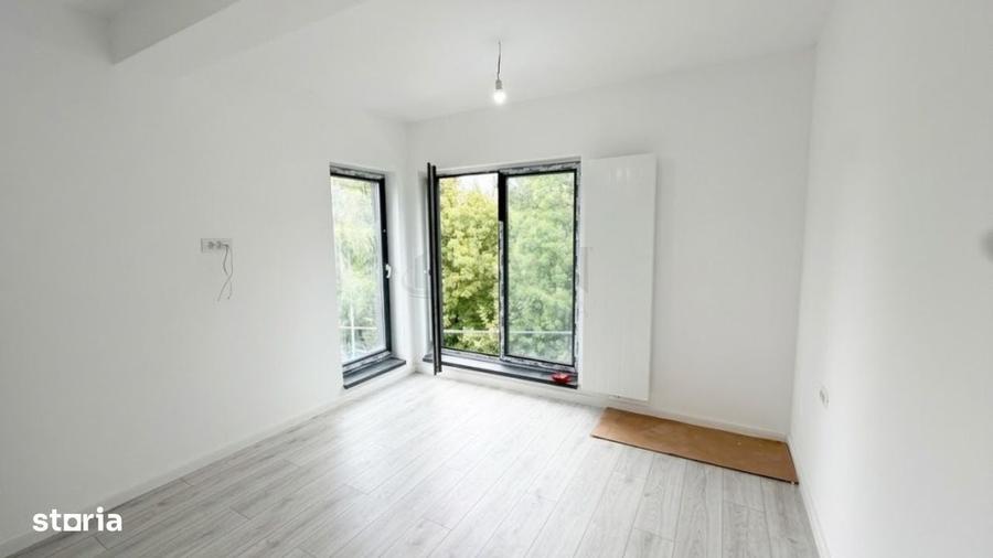 Casă cu 4 camere cu Teren 150 Mp în Barbu Văcărescu