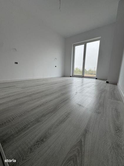 Casă cu 4 camere în Remetea Mare