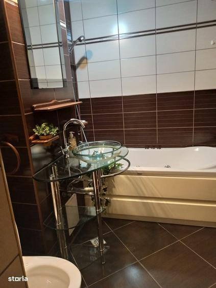 Apartament cu 3 camere decomandat în Popa Șapcă