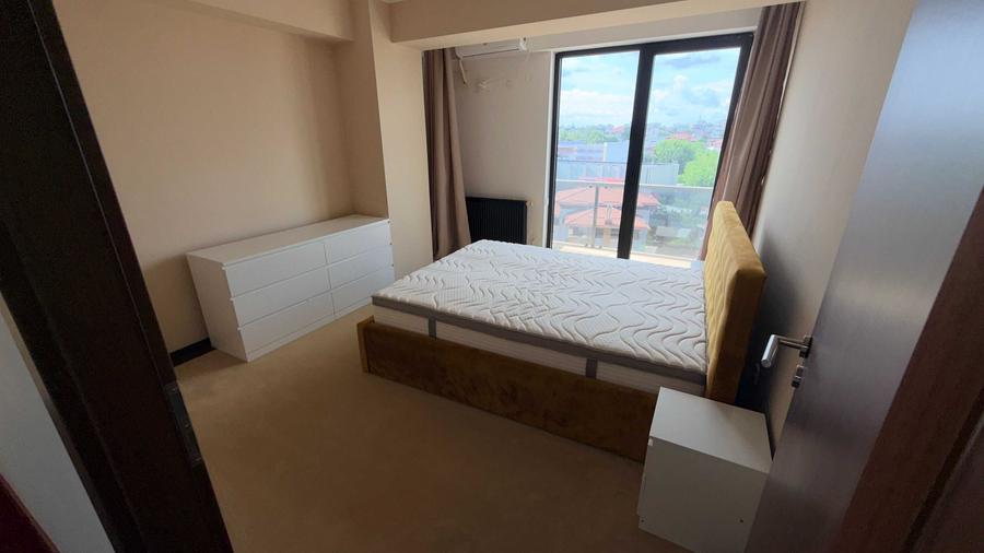 Apartament cu 4 camere decomandat în Ultracentral