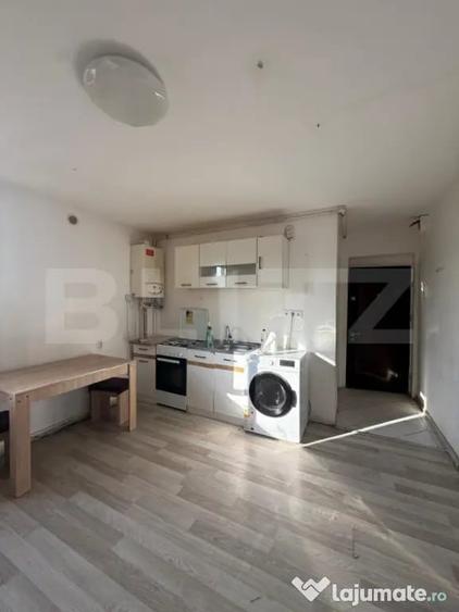 Apartament cu 2 camere decomandat în Ady