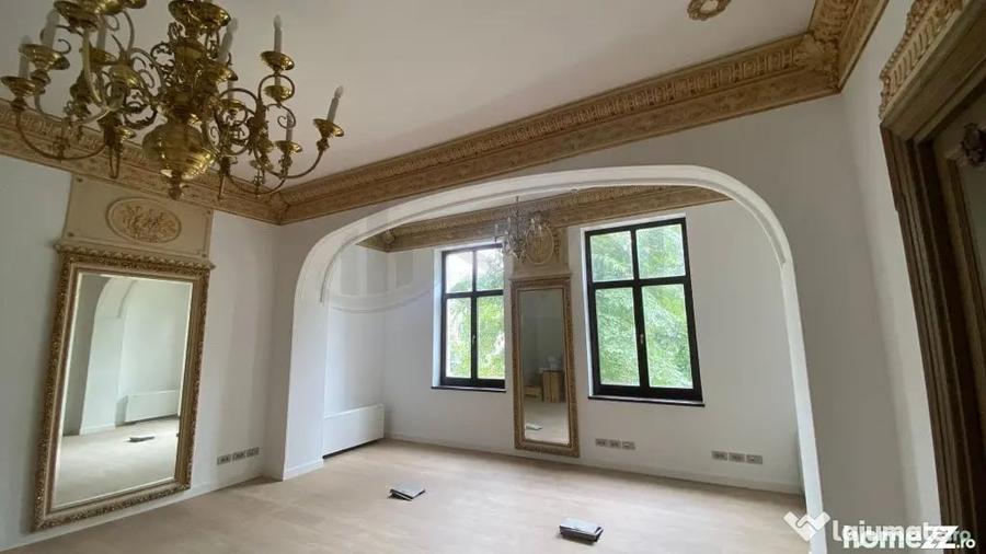 Casă cu 7 camere cu Teren 600 Mp în Grădina Icoanei