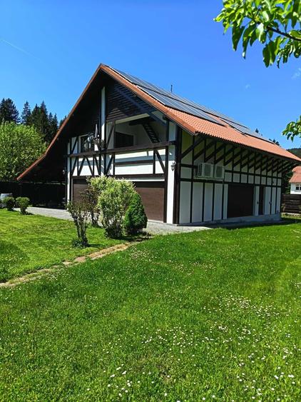 Casă cu 4 camere cu Teren 1700 Mp în Central