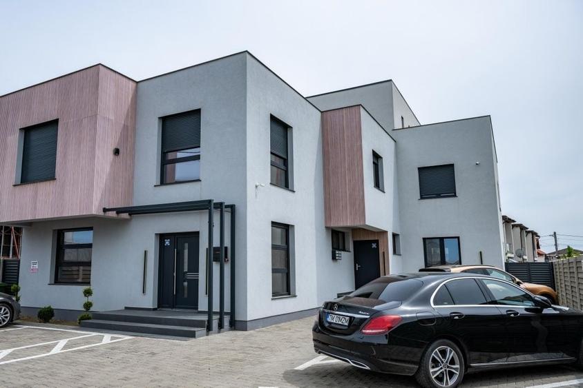 Apartament cu 2 camere decomandat în Utvin