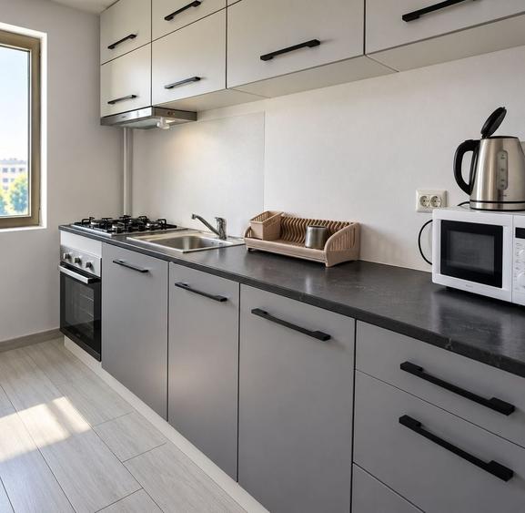 Apartament cu 3 camere decomandat, mobilat în Central