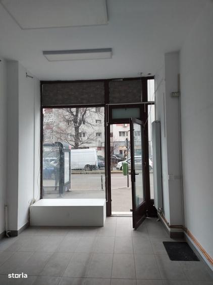 Spațiu comercial, de 35 mp, în Banu Manta
