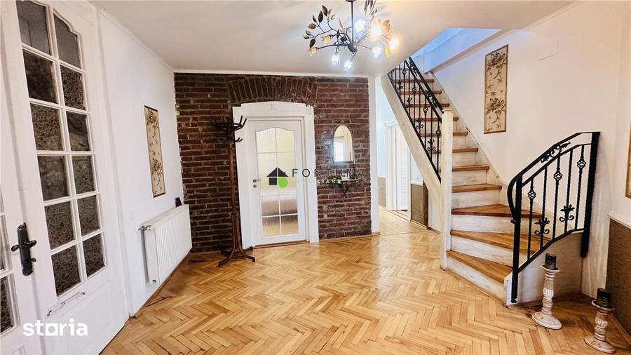 Apartament cu 4 camere în Ultracentral