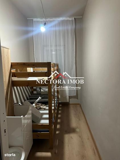 Casă cu 4 camere decomandat cu Teren 200 Mp în Central