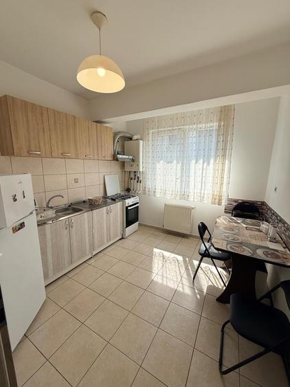 Inchiriez Apartament 2 camere - 42mp - Decomandat - 10