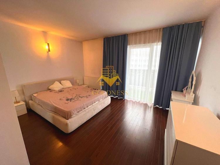 Apartament cu 5 camere semidecomandat, mobilat în Bună Ziua