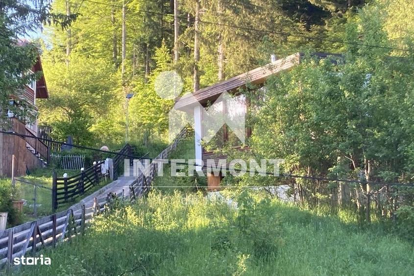 Casă cu 4 camere cu Teren 1600 Mp în Central