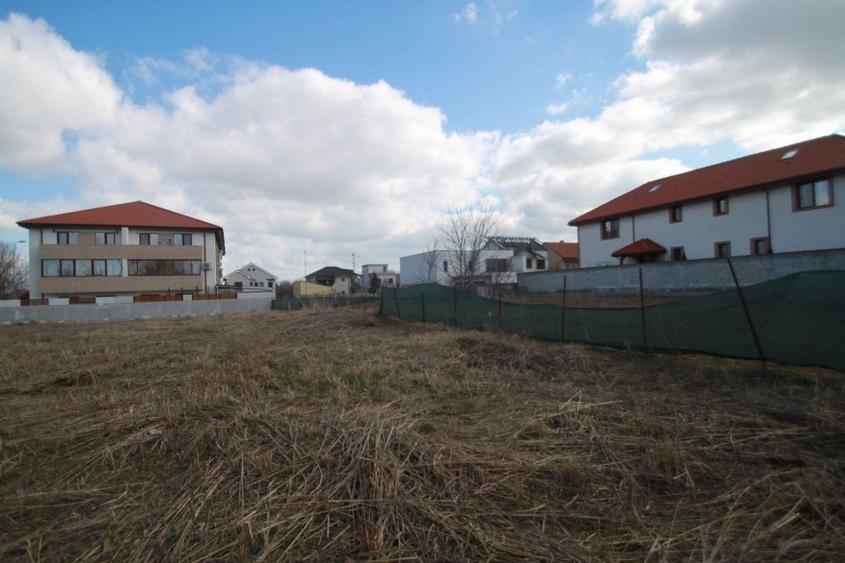 Teren Construcții intravilan de 800 mp, în Kamsas