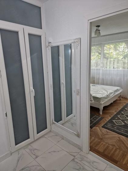 Apartament cu 2 camere decomandat în Drumul Taberei