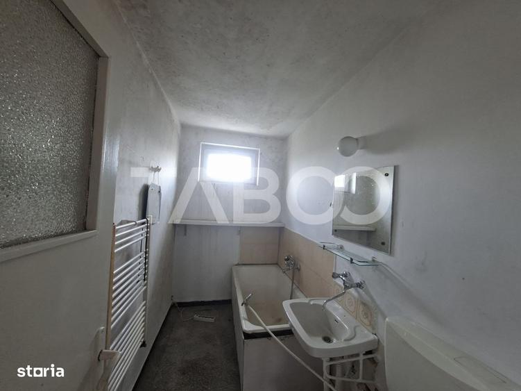 Apartament cu 2 camere semidecomandat în Cedonia