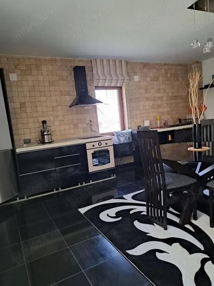 Casă cu 6 camere cu Teren 540 Mp în Anda