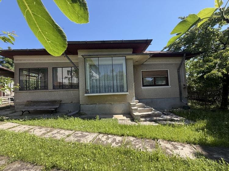 Casă cu 4 camere cu Teren 1013 Mp în Scorțeni