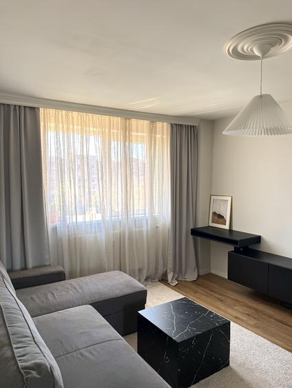 Apartament cu 2 camere semidecomandat în Victoriei