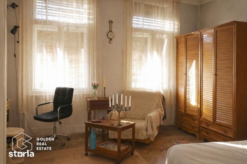 Apartament cu 3 camere semidecomandat în Pârneava