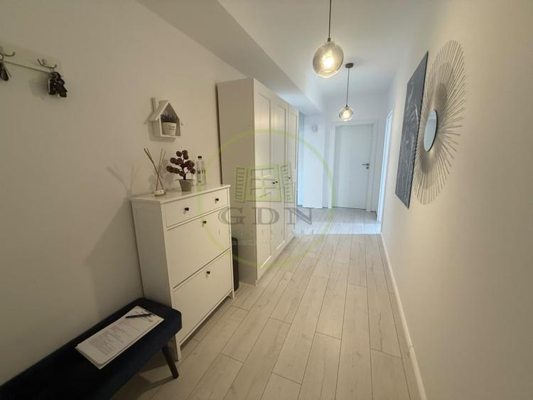 Apartament cu 3 camere decomandat, mobilat în Central