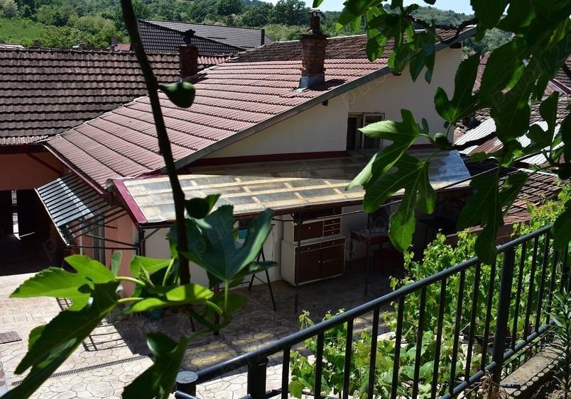 Casă cu 4 camere cu Teren 500 Mp în Orșova
