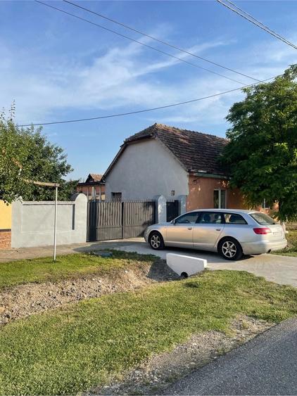 Casă cu Teren 2650 Mp în Pustiniș