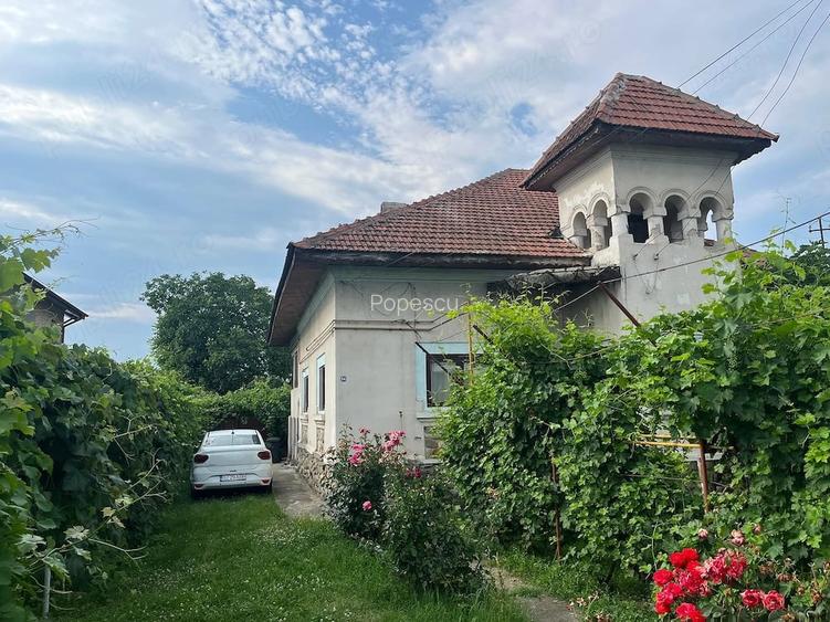 Casă cu 4 camere cu Teren 1000 Mp în Central