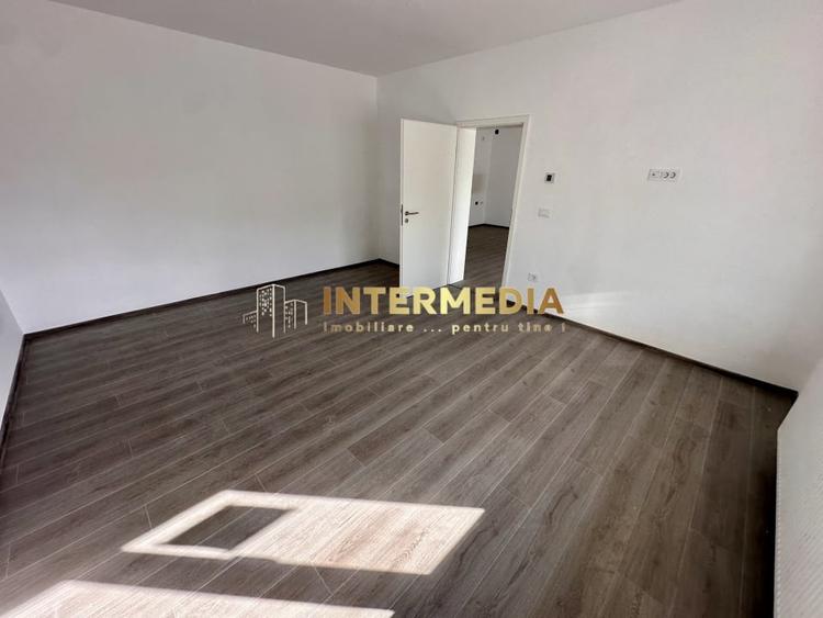 Casă individuală cu 11 camere cu Canalizare în Tolstoi