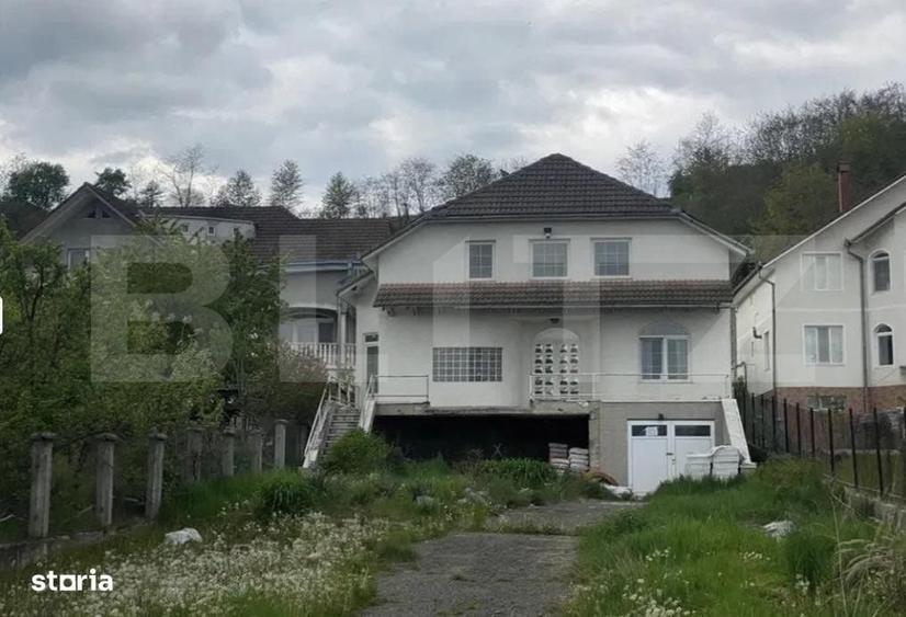 Casă cu 4 camere decomandat în Periferie