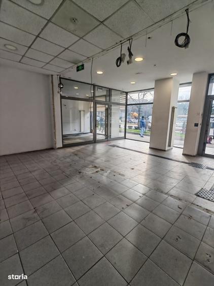 Spațiu comercial, de 200 mp, în Prundu