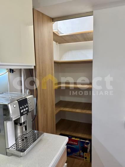 Apartament cu 4 camere decomandat, mobilat în Mărăști