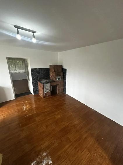 Casă cu 2 camere cu Teren 2700 Mp în Mica