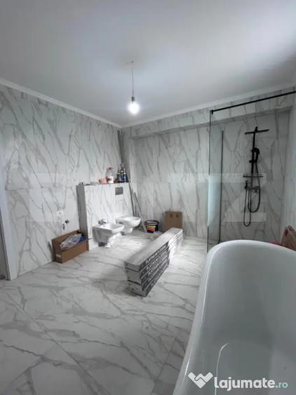 Apartament cu 3 camere semidecomandat în Central