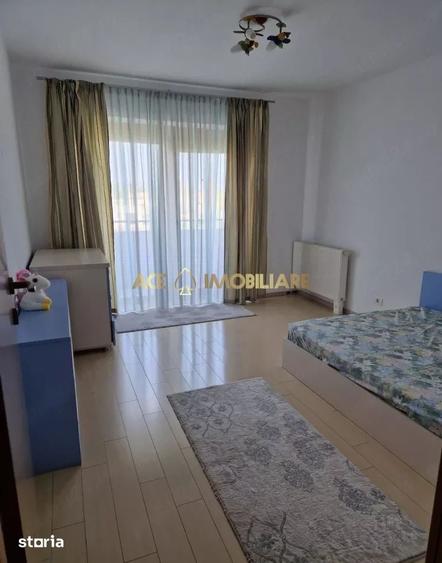 Apartament cu 3 camere, mobilat în Pajura