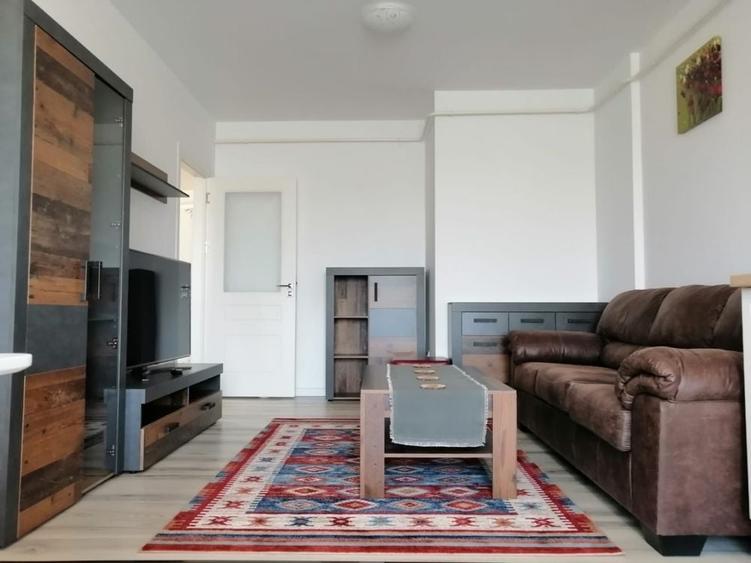 Apartament cu 2 camere decomandat în Cârlig