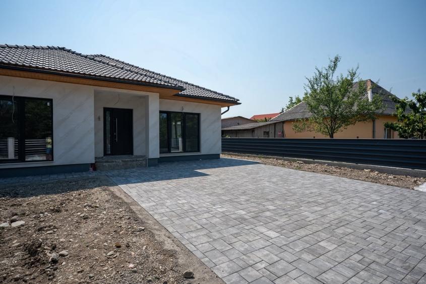 Casă individuală cu 4 camere cu Teren 600 Mp în Unirea