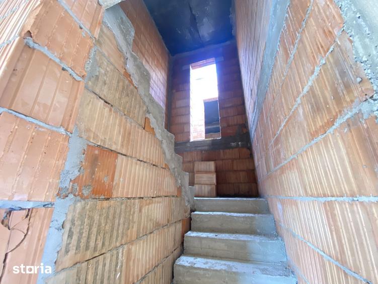 Casă cu 5 camere cu Teren 300 Mp în Săcălaz
