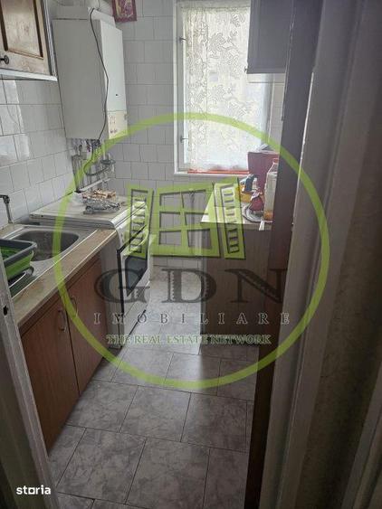 Apartament cu 3 camere semidecomandat în Cioplea