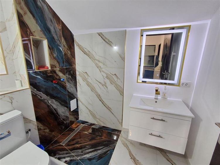 Casă individuală cu 3 camere cu Canalizare în Aeroport