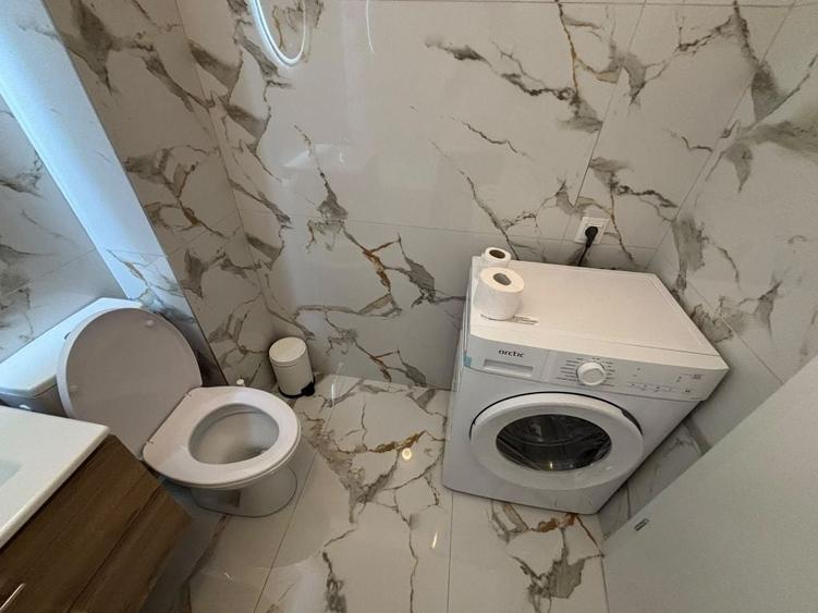 Apartament cu 2 camere decomandat în Roșu