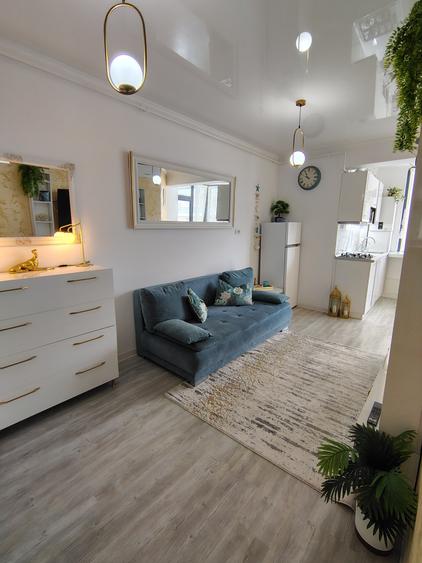 Apartament cu 2 camere semidecomandat, mobilat în Central — fotografia 1