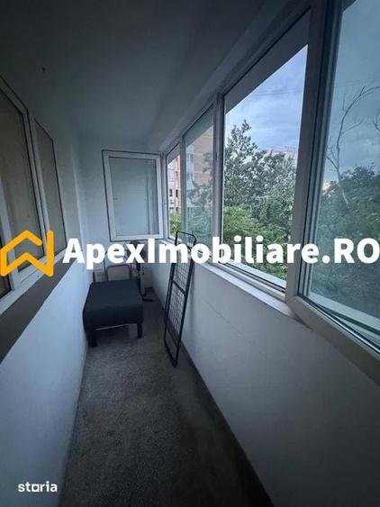 Apartament cu 3 camere decomandat în Drumul Taberei