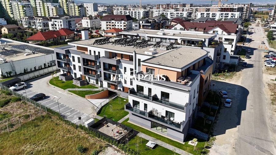 Apartament cu 2 camere decomandat în Tractorul