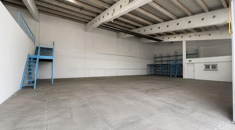Spațiu industrial, de 570 mp, în Exterior Vest